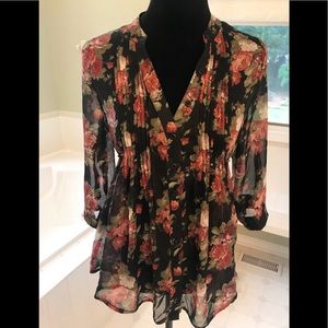 NWT Vici floral blouse